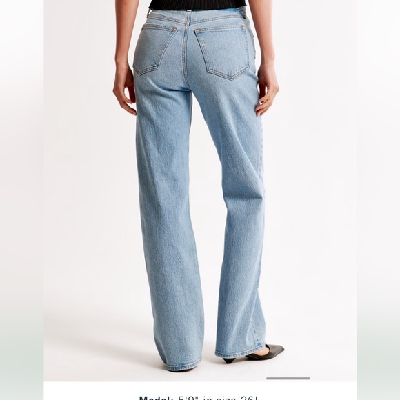 A&F High rise 90s relaxed Jean 25 Extra short - Picture 3 of 5